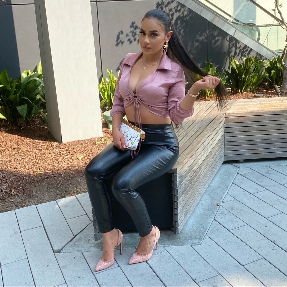 Cute crop top and leather GUESS leggings